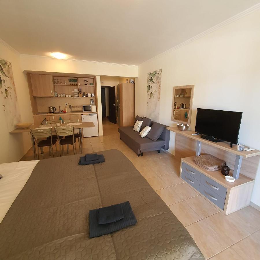 Andalucia Beach - Sea Viev Apartments Elenite Extérieur photo