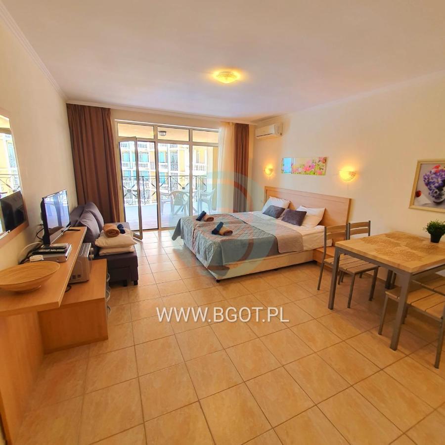 Andalucia Beach - Sea Viev Apartments Elenite Extérieur photo