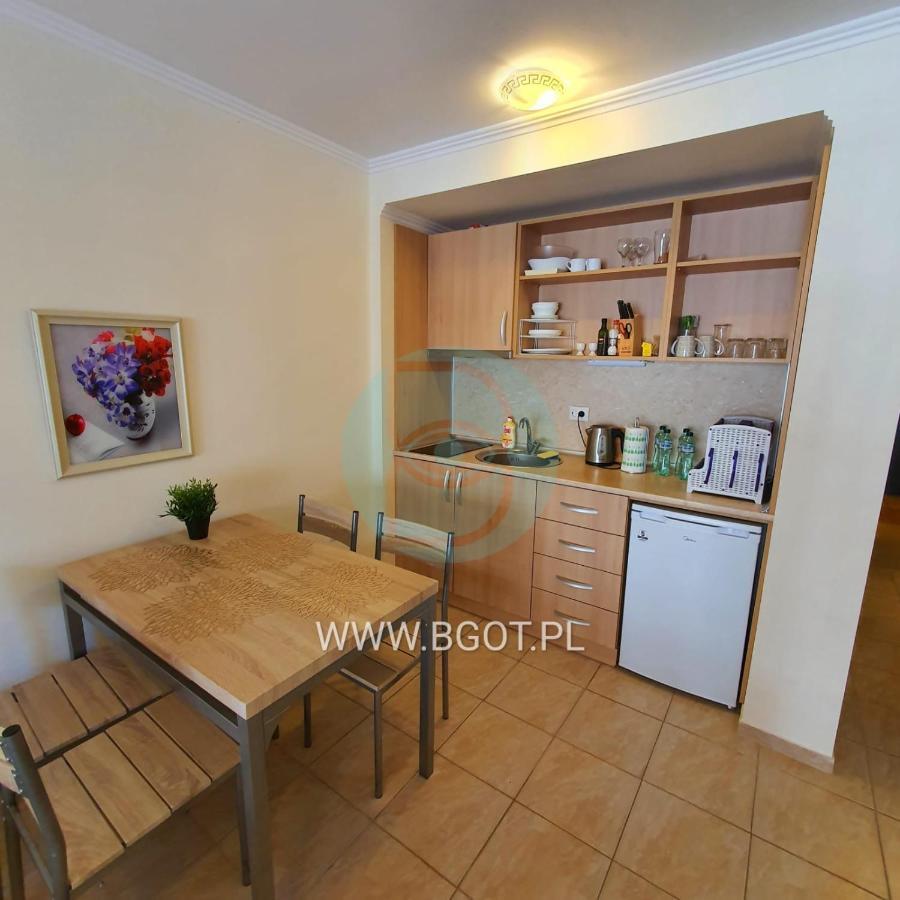 Andalucia Beach - Sea Viev Apartments Elenite Extérieur photo
