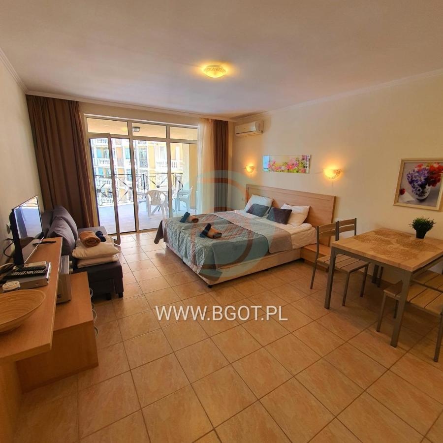 Andalucia Beach - Sea Viev Apartments Elenite Extérieur photo